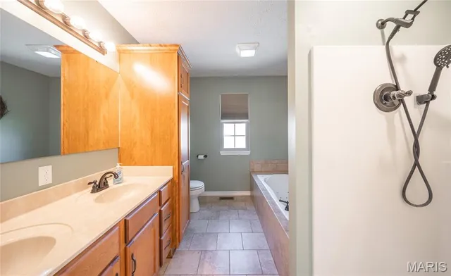 $250,000 | 14120 Lancaster Lane, Plato, MO 65552