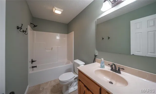 $250,000 | 14120 Lancaster Lane, Plato, MO 65552