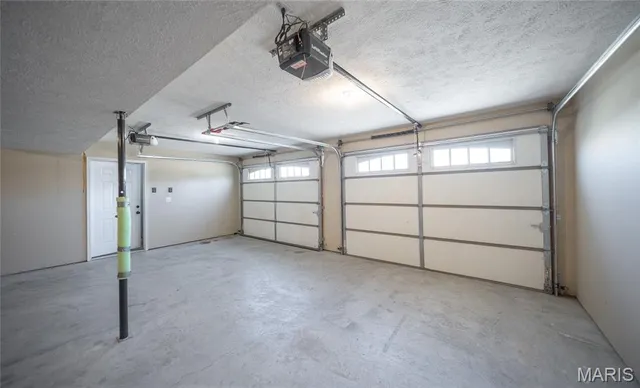 $250,000 | 14120 Lancaster Lane, Plato, MO 65552