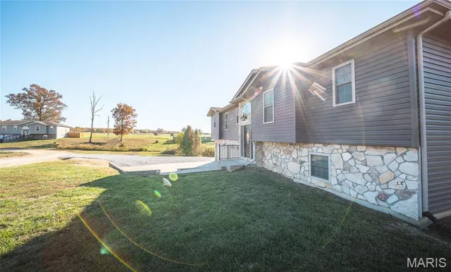 $250,000 | 14120 Lancaster Lane, Plato, MO 65552