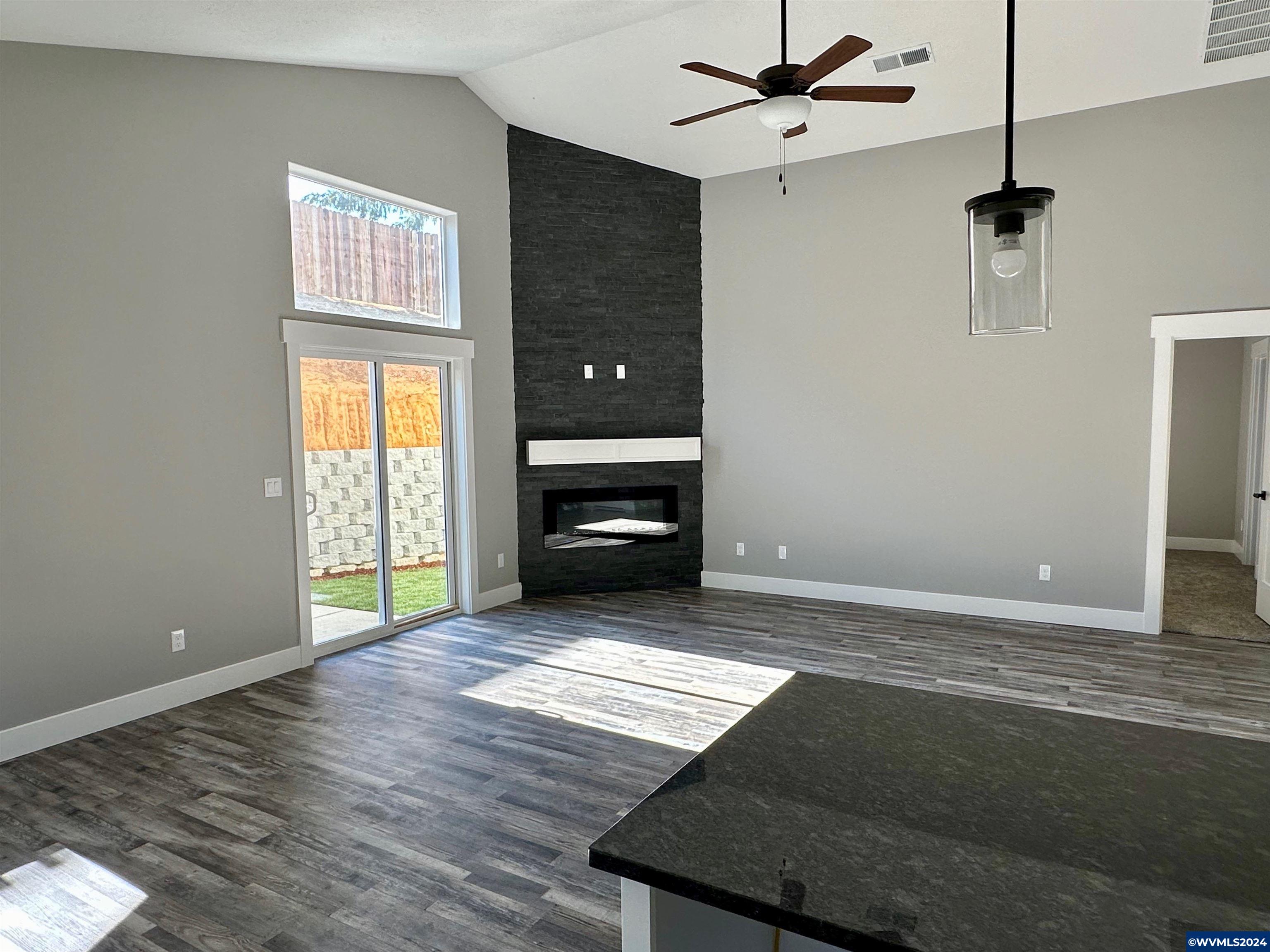 5683 Jeremy Vly Road Southeast Salem, OR 97306 - Photo 8 of 18 Gallery Image 8