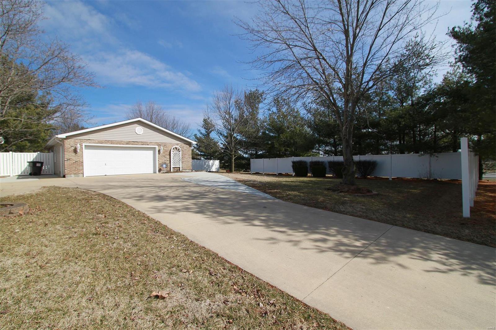 34114 Craig Lake Road Brighton, IL 62012 - Photo 3 of 26