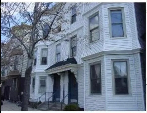 $3,600 | 729 Broadway, Unit 2, Chelsea, MA 02150