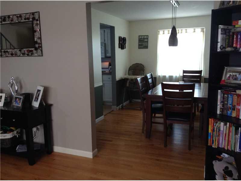 1035 Lindsay Road Carnegie, PA 15106 - Photo 6 of 25 Dining Room.