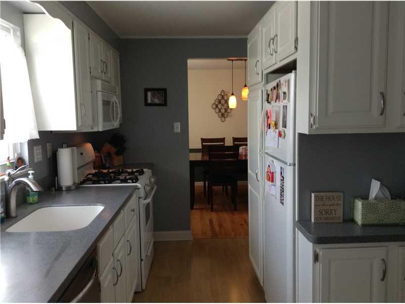 1035 Lindsay Road Carnegie, PA 15106 - Photo 8 of 25 Kitchen.