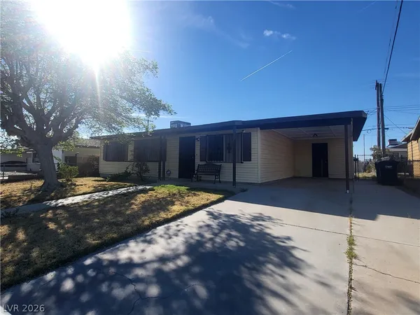 $1,800 | 717 Van Ert Avenue, North Las Vegas, NV 89030