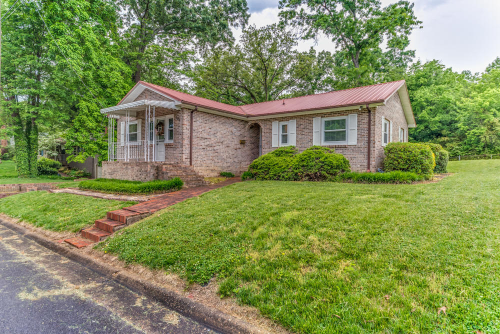 104 Gordon Road Oak Ridge, TN 37830 - Photo 2 of 24 02