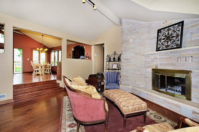 1005 Warrenville Road Wheaton, IL 60189 - Photo 6 of 24