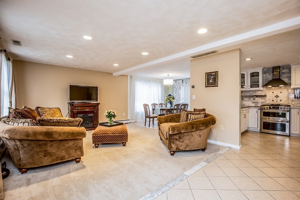 165 Bridle Road Billerica, MA 01821 - Photo 14 of 30 Gallery Image 14