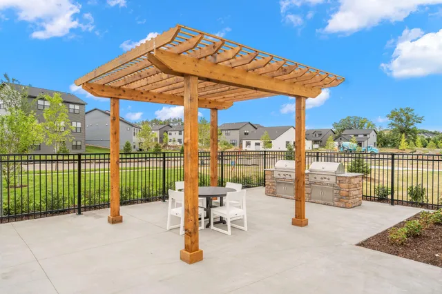 $3,185 | 11407 Crestbury Drive, Woodbury, MN 55129