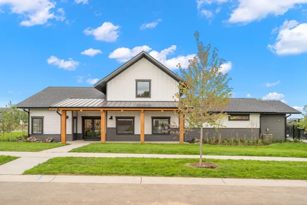 $3,185 | 11407 Crestbury Drive, Woodbury, MN 55129