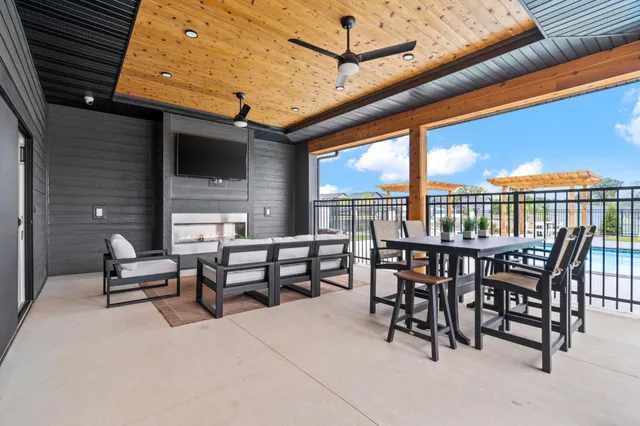 $3,185 | 11407 Crestbury Drive, Woodbury, MN 55129