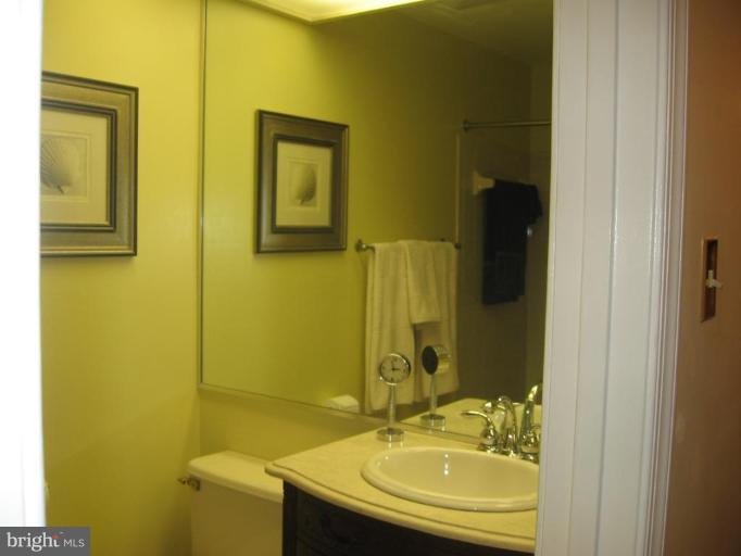 13938 Alderton Road Silver Spring, MD 20906 - Photo 25 of 30 Bath #3