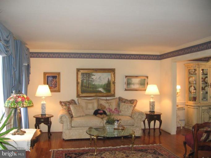 13938 Alderton Road Silver Spring, MD 20906 - Photo 6 of 30 Living Room