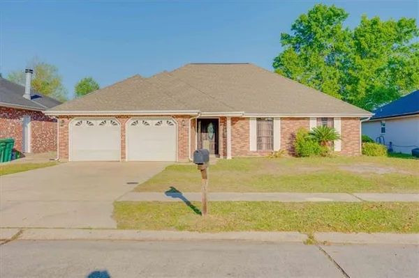 $230,000 | 2039 Golfview Drive, Laplace, LA 70068