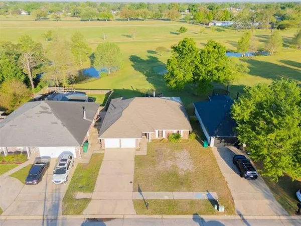$230,000 | 2039 Golfview Drive, Laplace, LA 70068