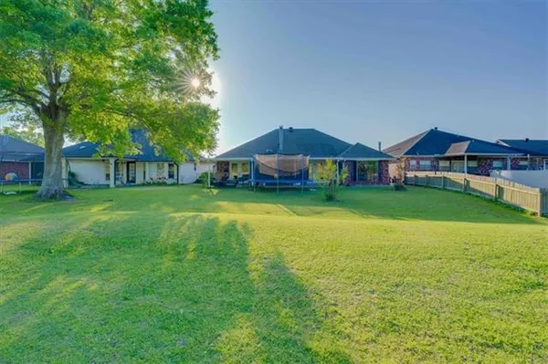 $230,000 | 2039 Golfview Drive, Laplace, LA 70068