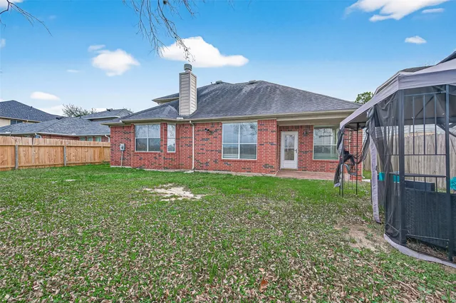 $379,900 | 14914 West Bend Drive, Houston, TX 77082