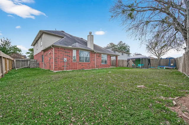 $379,900 | 14914 West Bend Drive, Houston, TX 77082