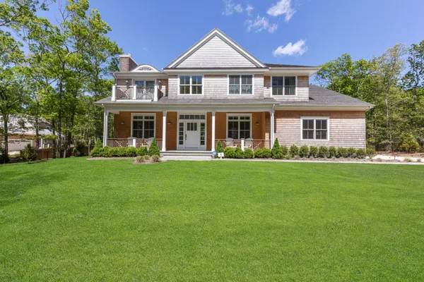 $75,000 | 7 Woodcrest Drive, East Hampton, NY 11937