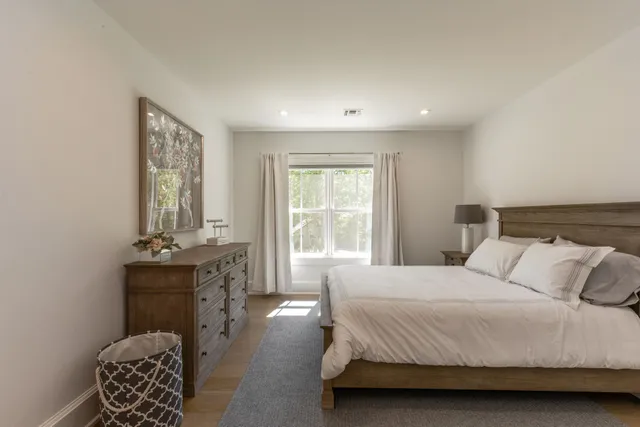 $75,000 | 7 Woodcrest Drive, East Hampton, NY 11937