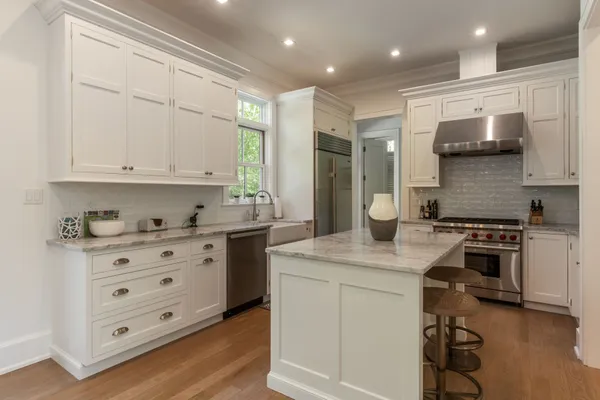 $75,000 | 7 Woodcrest Drive, East Hampton, NY 11937