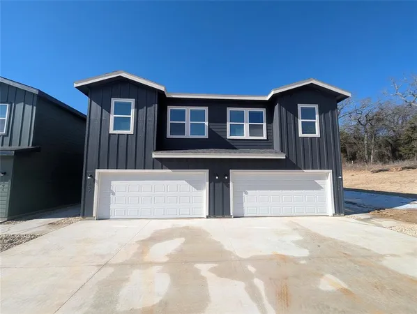 $1,875 | 3501 East Renfro Street, Unit 108, Burleson, TX 76028