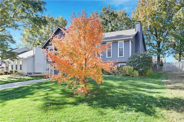 $359,900 | 12838 South Navaho Drive, Olathe, KS 66062