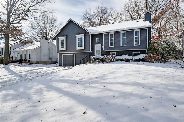 $359,900 | 12838 South Navaho Drive, Olathe, KS 66062