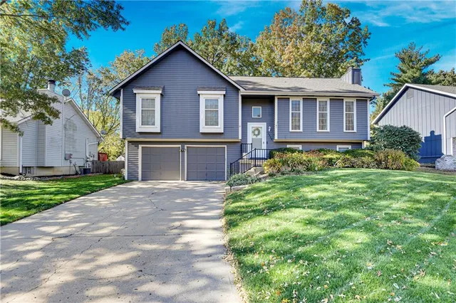 $359,900 | 12838 South Navaho Drive, Olathe, KS 66062