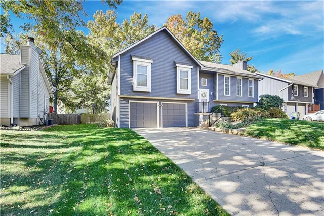 $359,900 | 12838 South Navaho Drive, Olathe, KS 66062