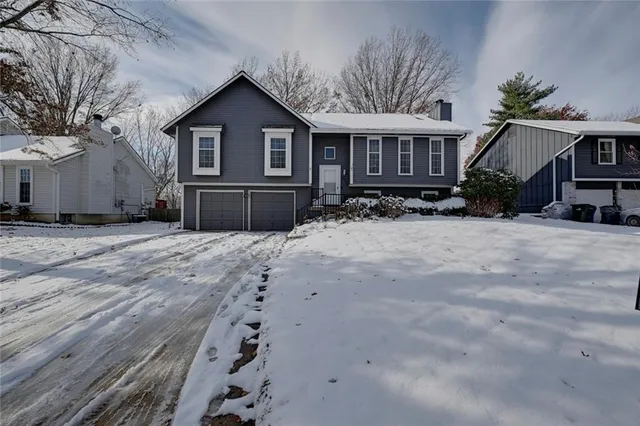 $359,900 | 12838 South Navaho Drive, Olathe, KS 66062