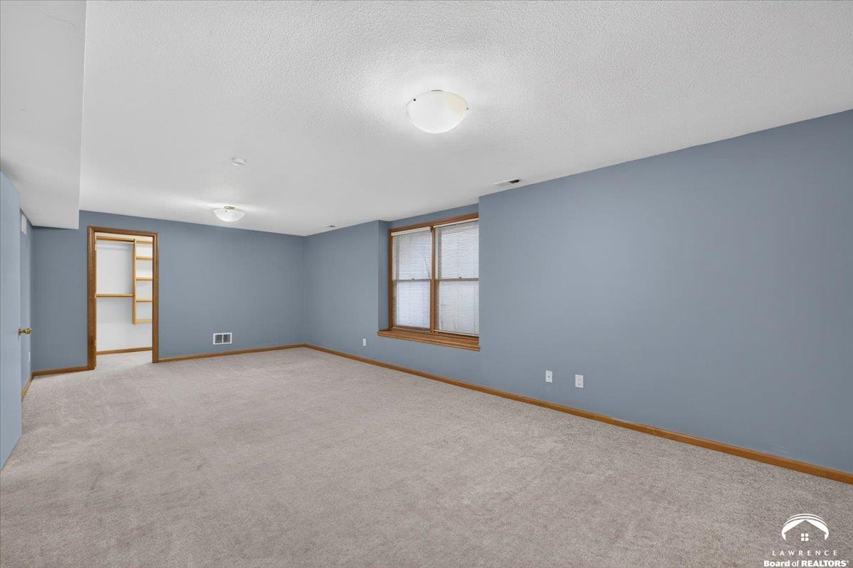4714 Harvard Road Lawrence, KS 66049 - Photo 31 of 41