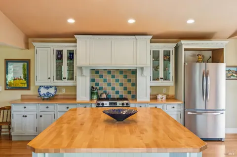 $799,000 | 425 Oak Point Place, Santa Rosa, CA 95409