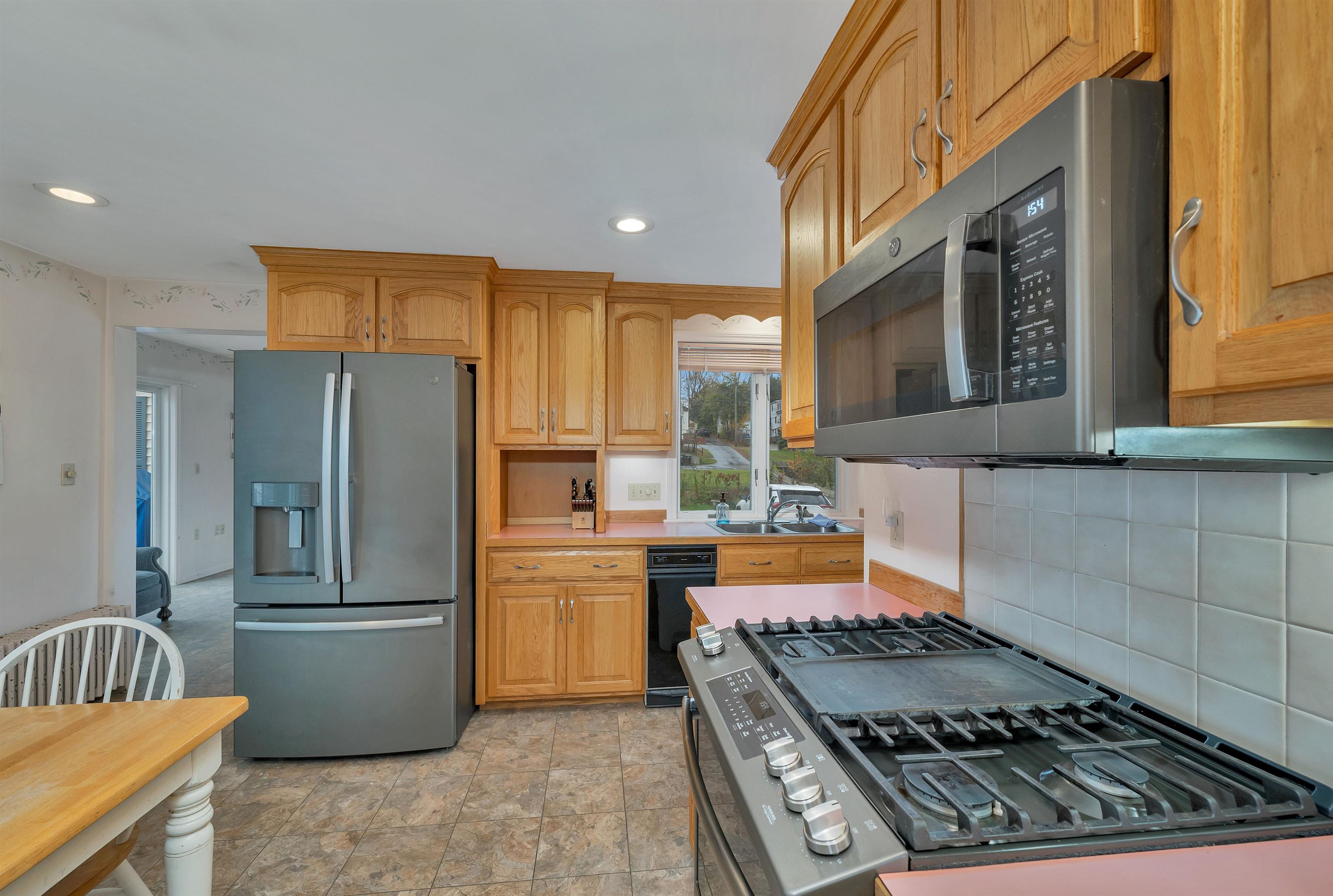 45 Pearl Street Franklin, NH 03235 - Photo 3 of 32