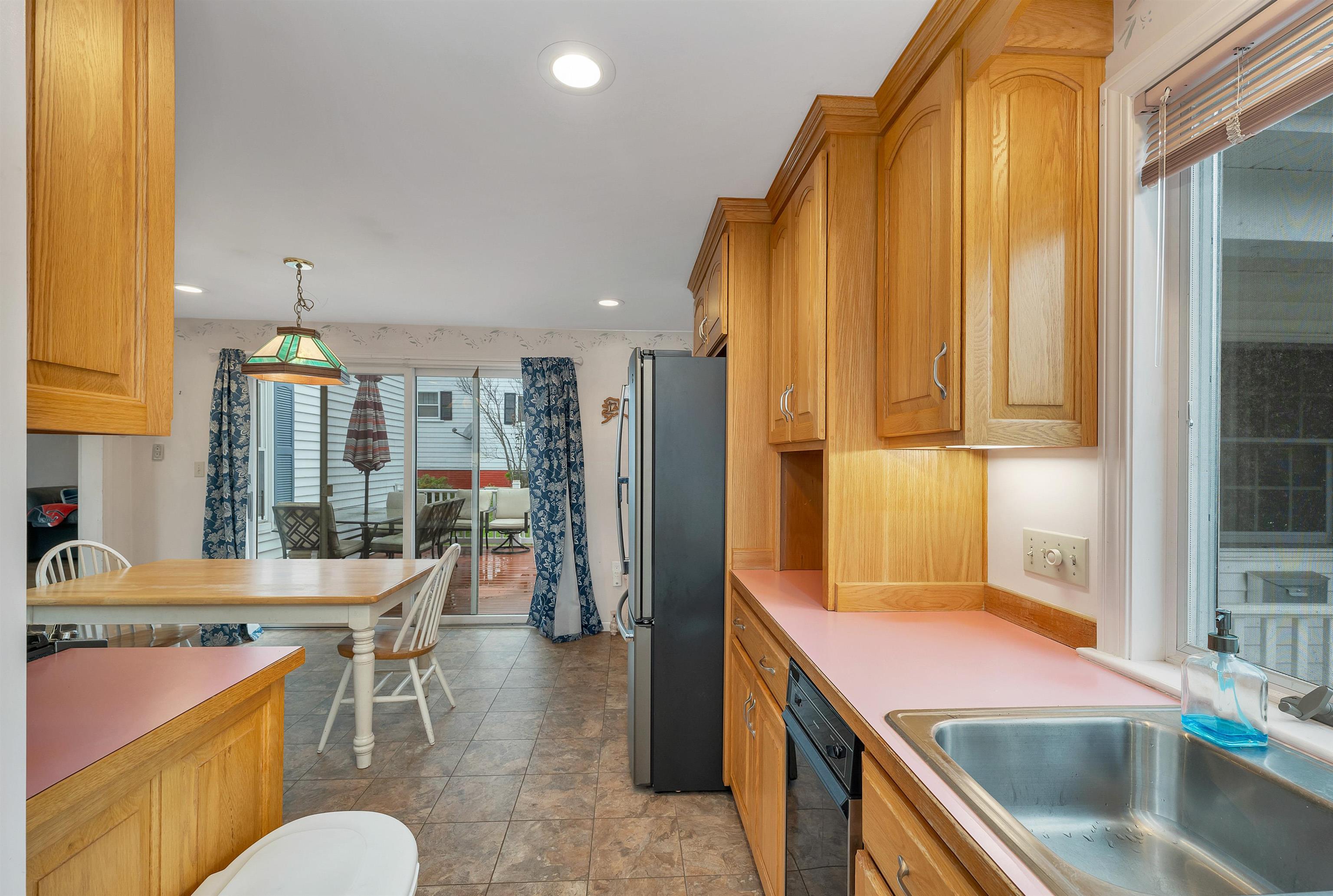 45 Pearl Street Franklin, NH 03235 - Photo 5 of 32