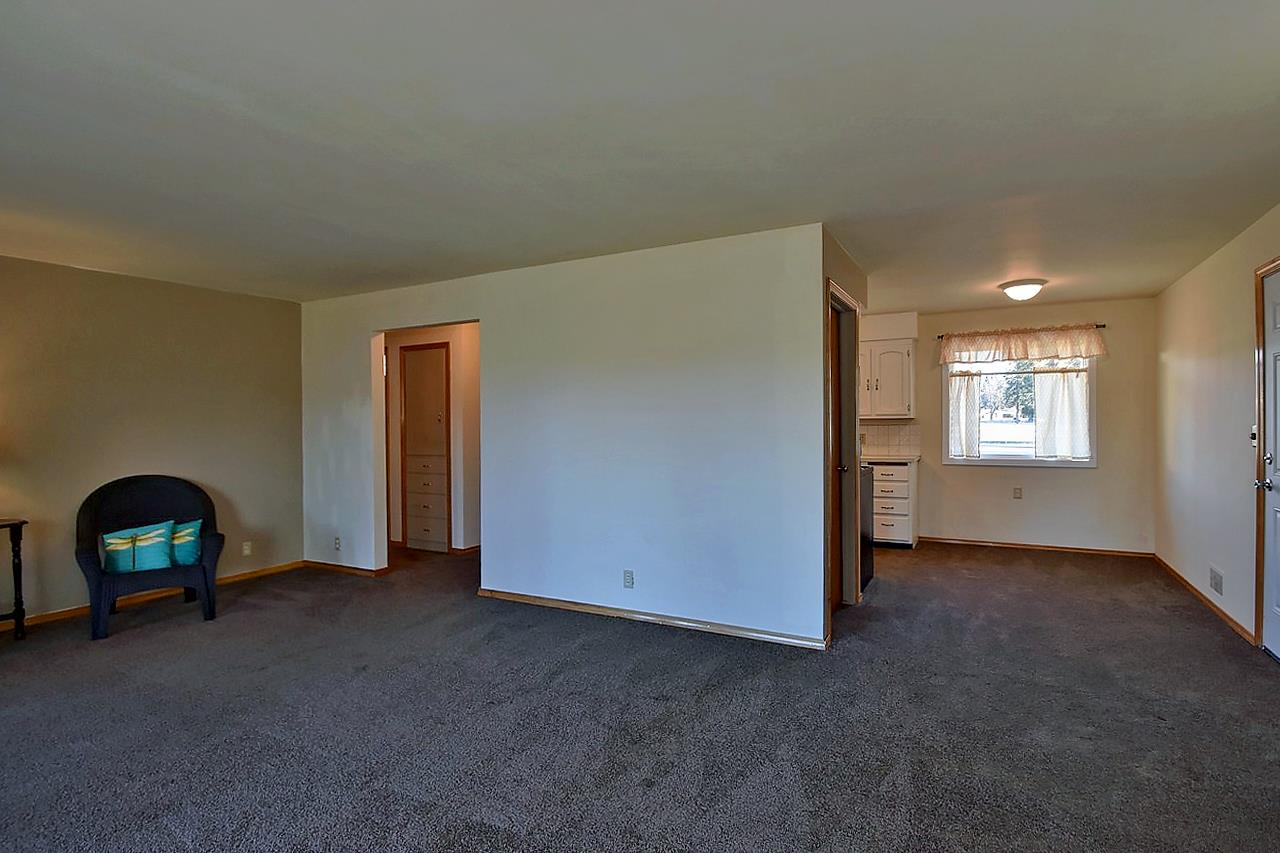 1722 South University Road Spokane Valley, WA 99206 - Photo 4 of 20 Gallery Image 4