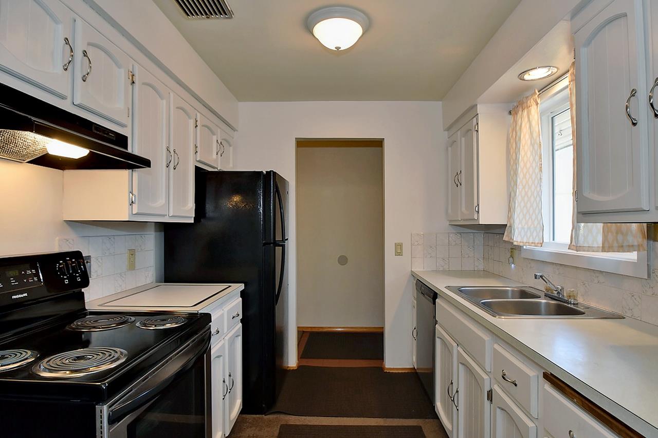 1722 South University Road Spokane Valley, WA 99206 - Photo 5 of 20 Gallery Image 5