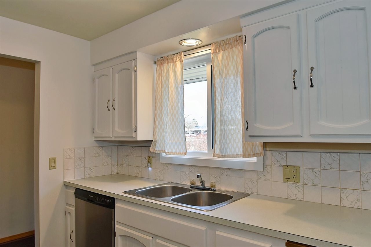 1722 South University Road Spokane Valley, WA 99206 - Photo 6 of 20 Gallery Image 6