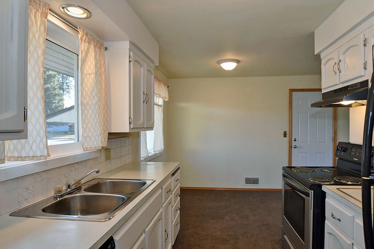 1722 South University Road Spokane Valley, WA 99206 - Photo 7 of 20 Gallery Image 7