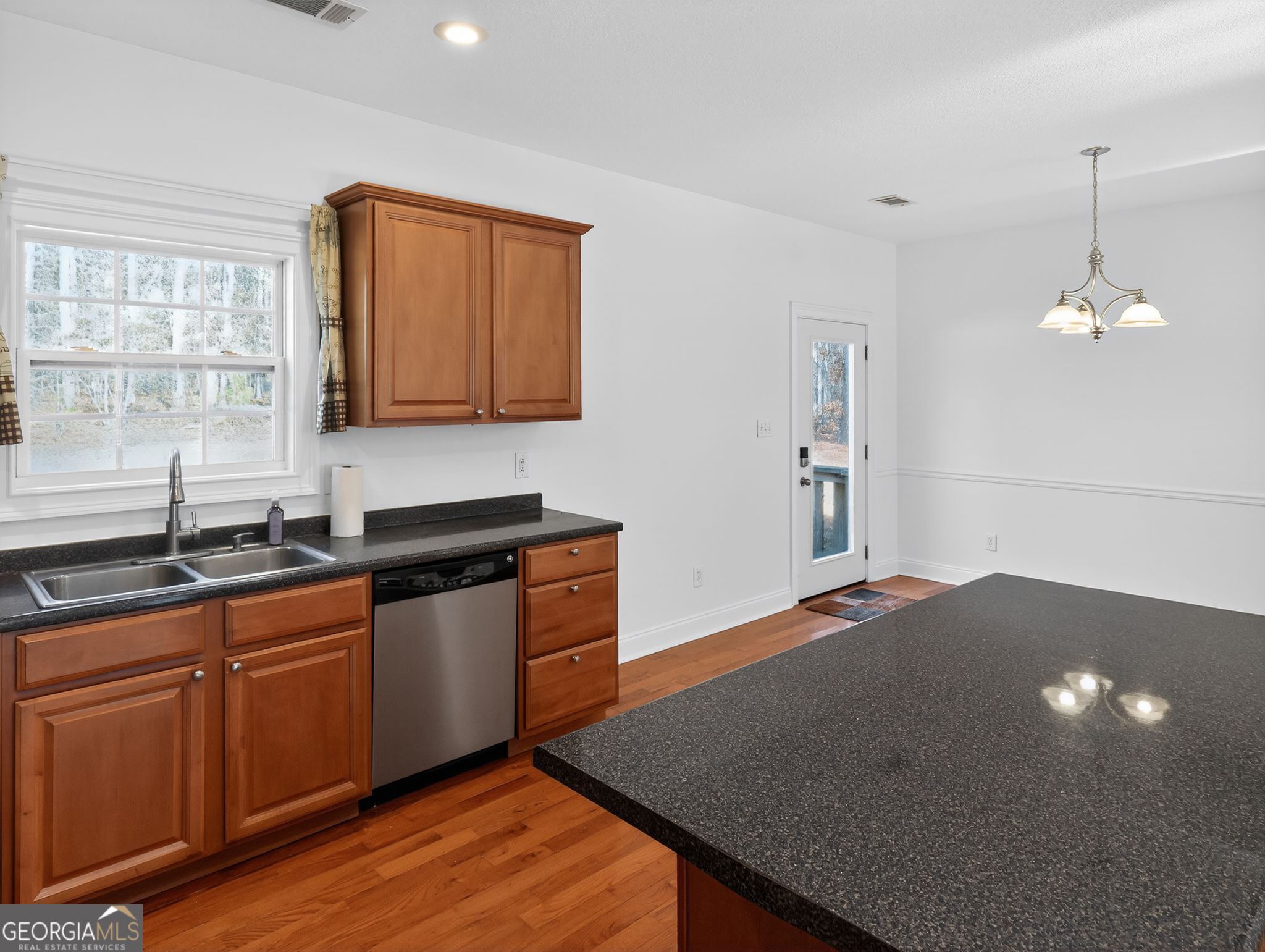 766 Drew Allen Road Williamson, GA 30292 - Photo 8 of 32