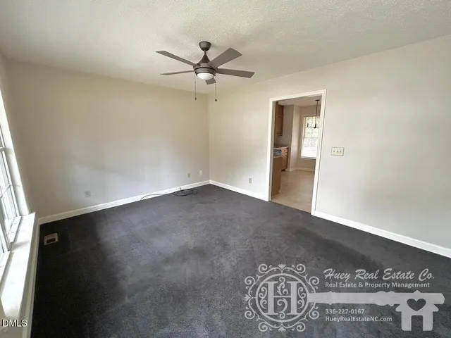 en view of an empty room