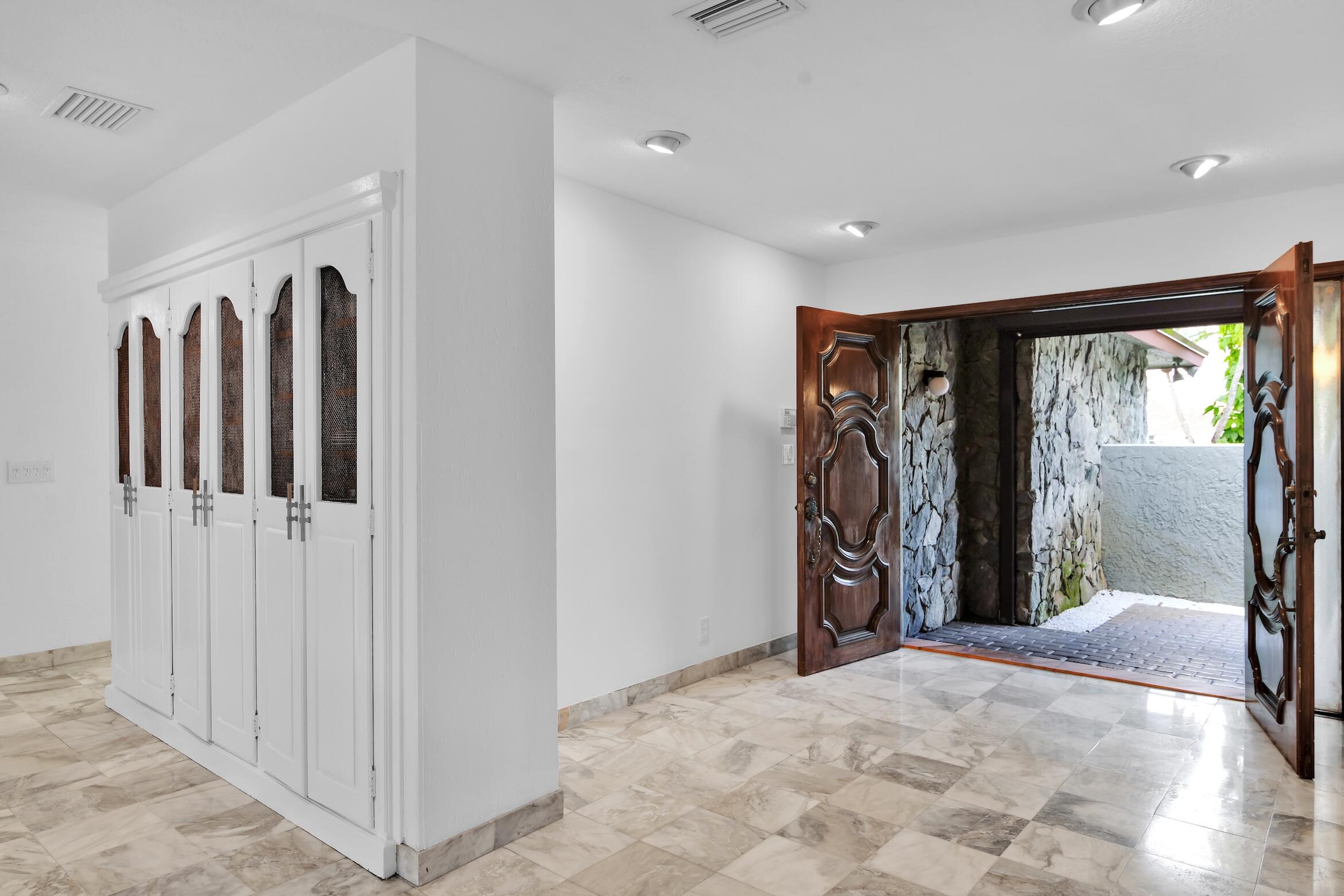 10397 Camelback Lane Boca Raton, FL 33498 - Photo 15 of 63 10397 Camelback Ln Boca Raton -25