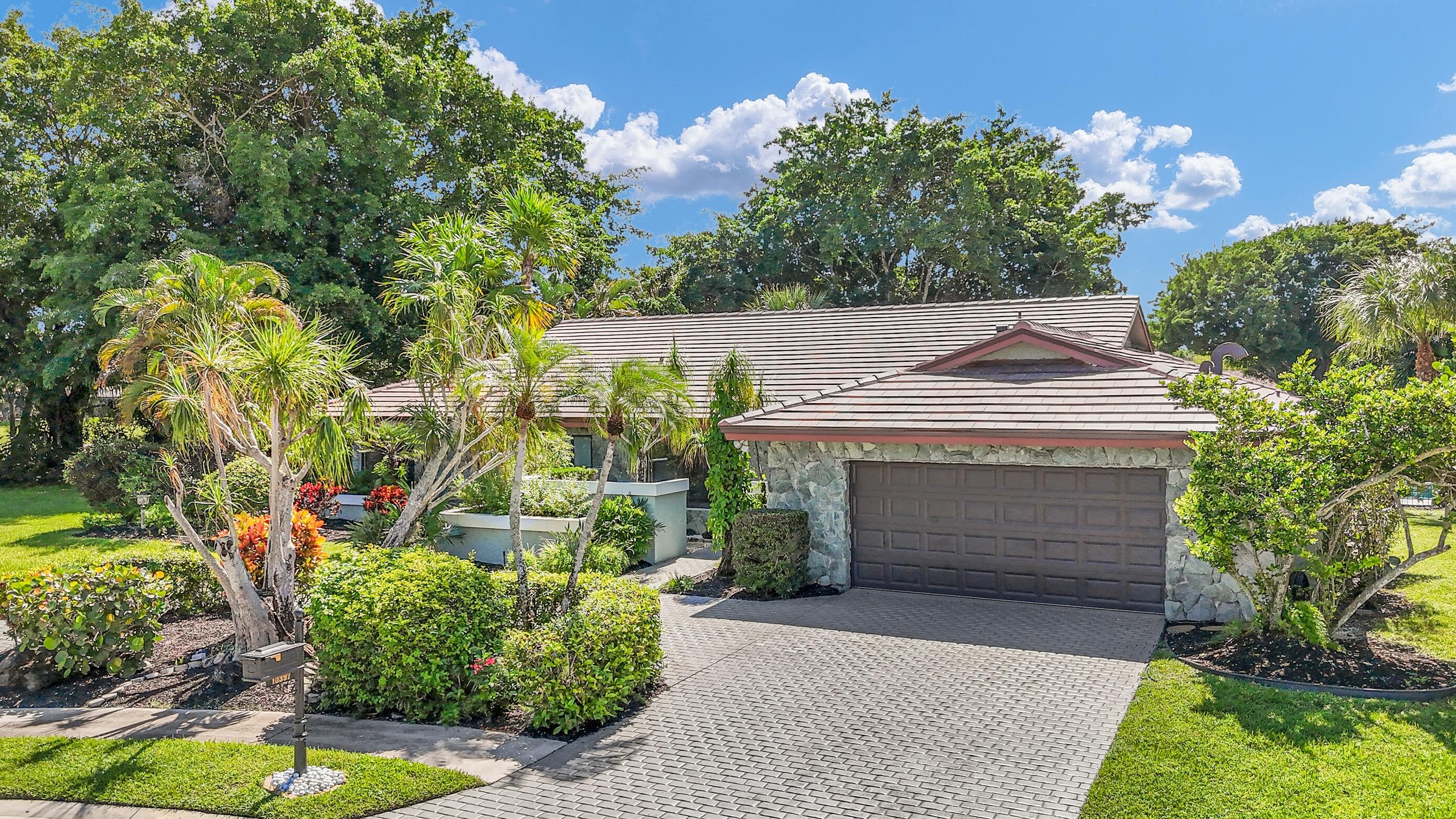 10397 Camelback Lane Boca Raton, FL 33498 - Photo 2 of 63 henry front good