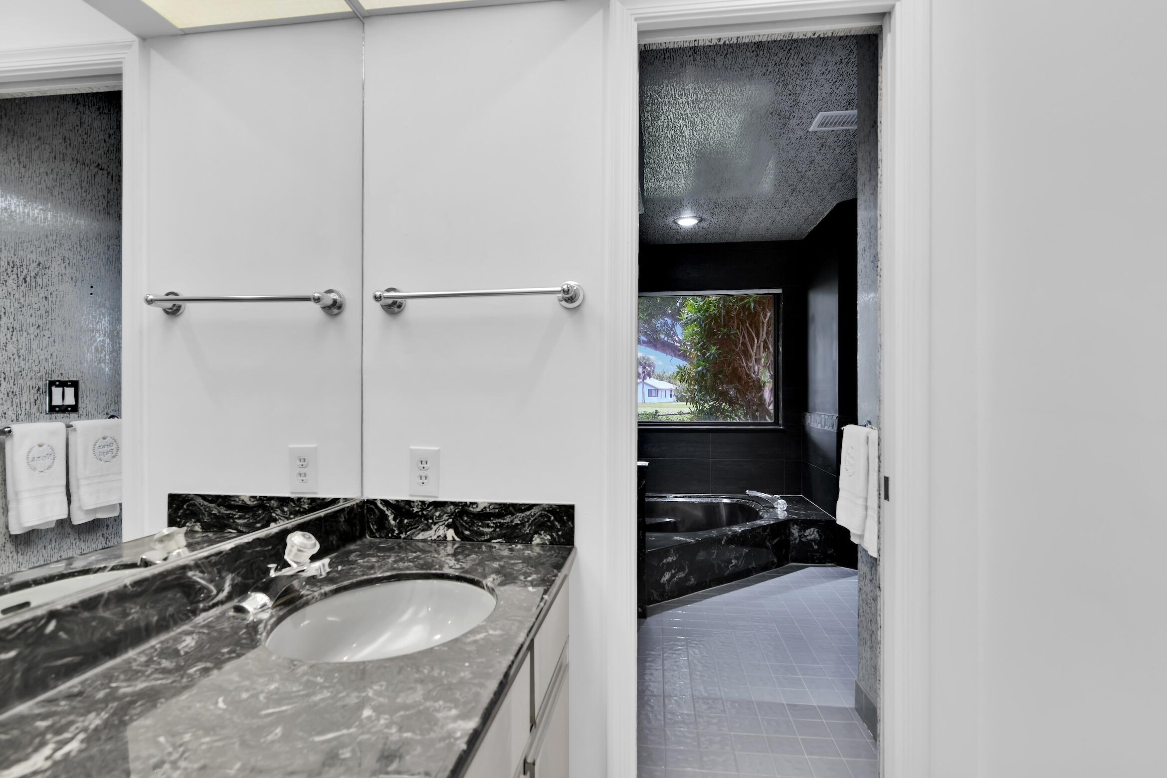 10397 Camelback Lane Boca Raton, FL 33498 - Photo 33 of 63 10397 Camelback Ln Boca Raton -75