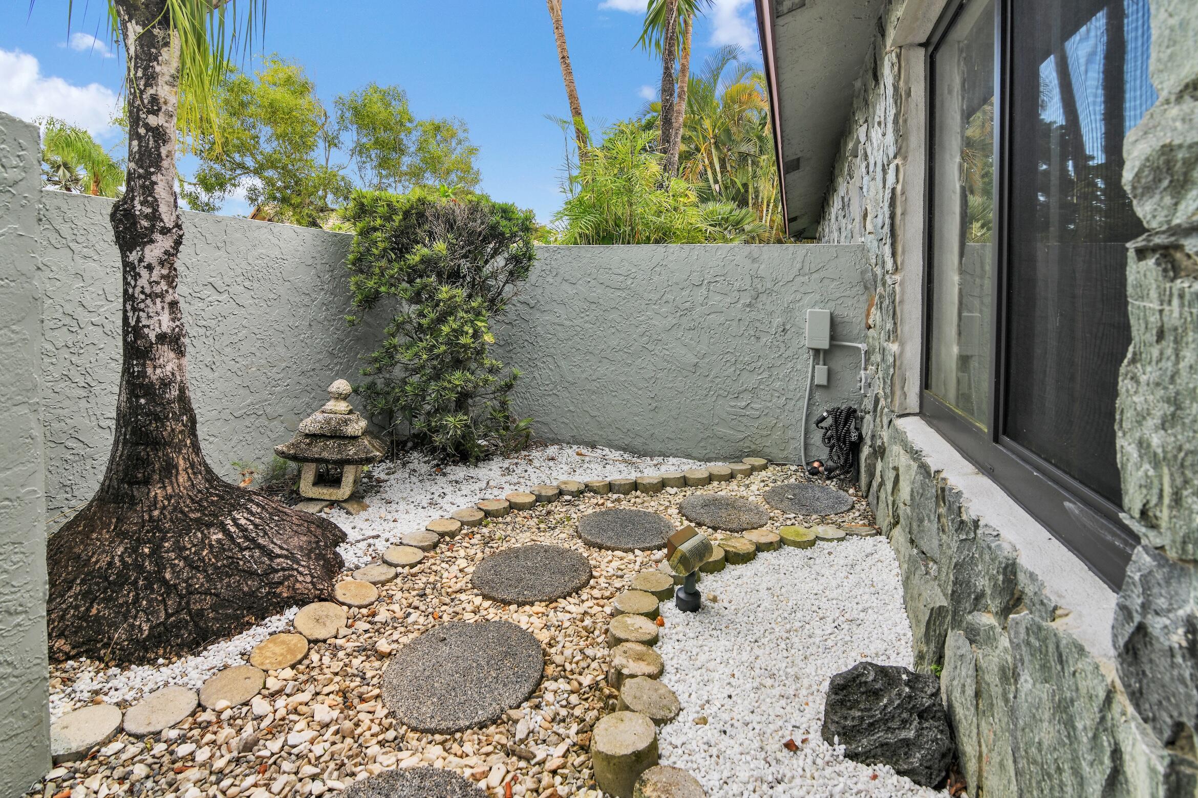 10397 Camelback Lane Boca Raton, FL 33498 - Photo 4 of 63 10397 Camelback Ln Boca Raton -95