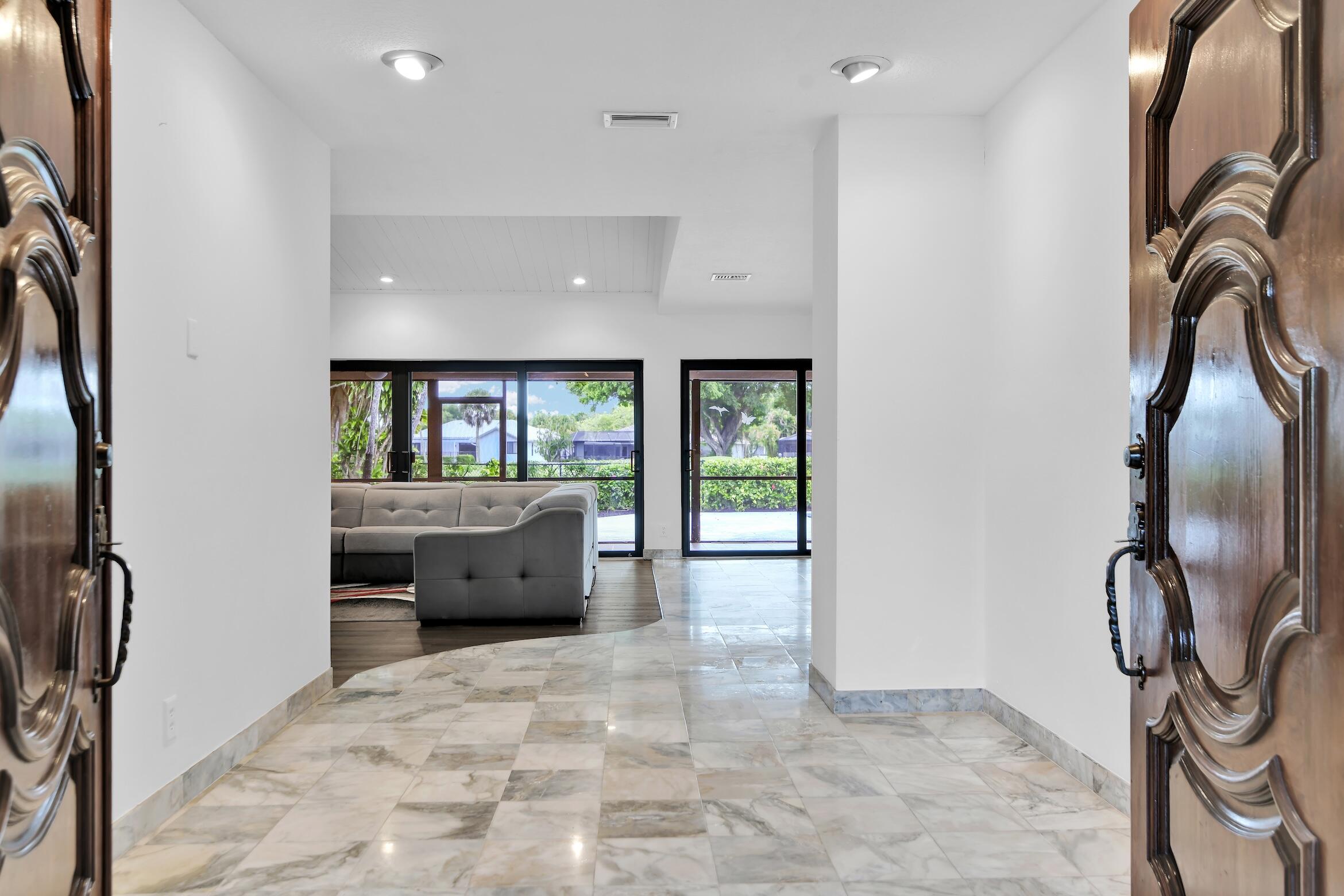 10397 Camelback Lane Boca Raton, FL 33498 - Photo 5 of 63 10397 Camelback Ln Boca Raton -24