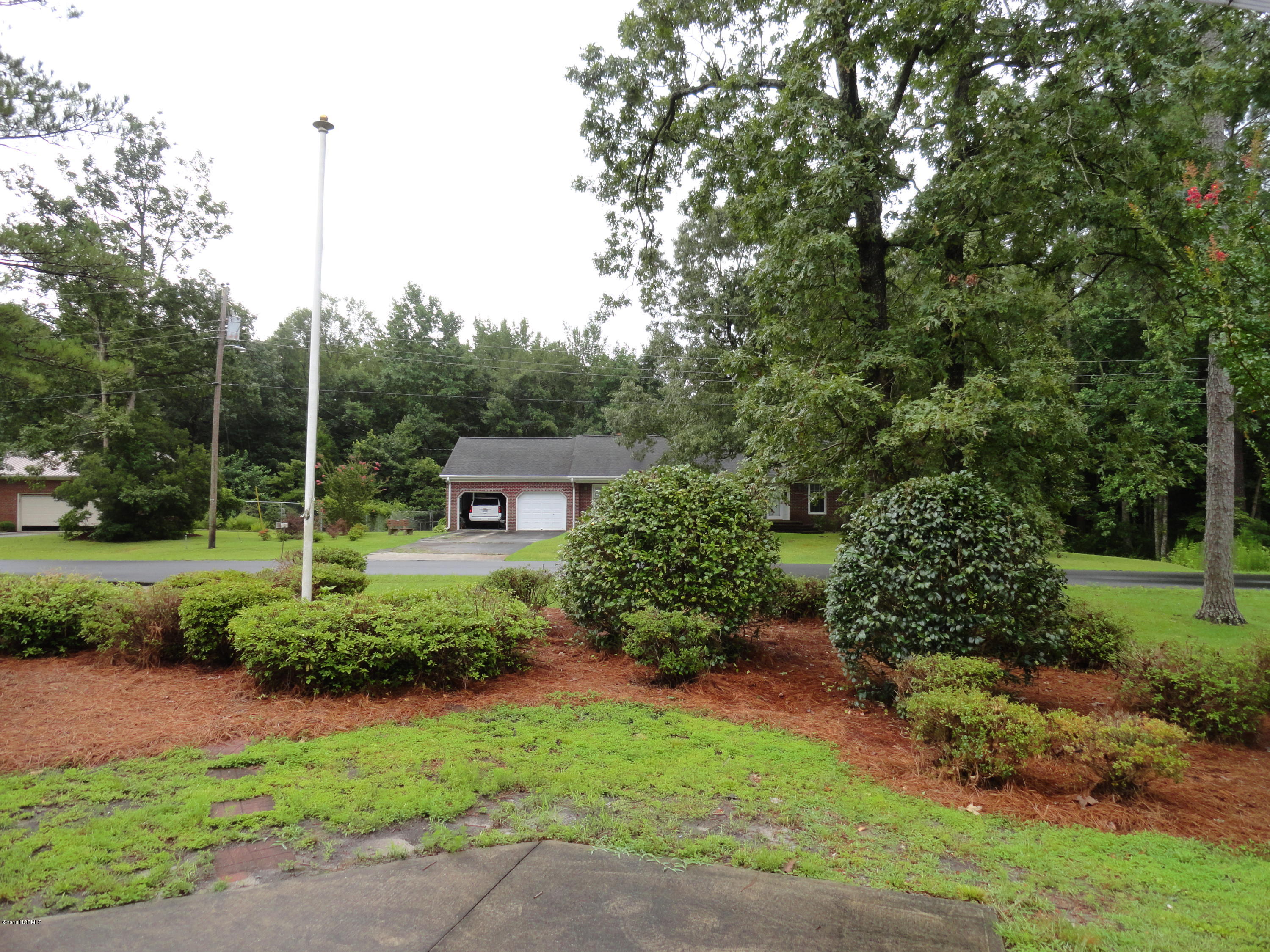 222 Snead Road New Bern, NC 28560 - Photo 35 of 35 Front Landscaping