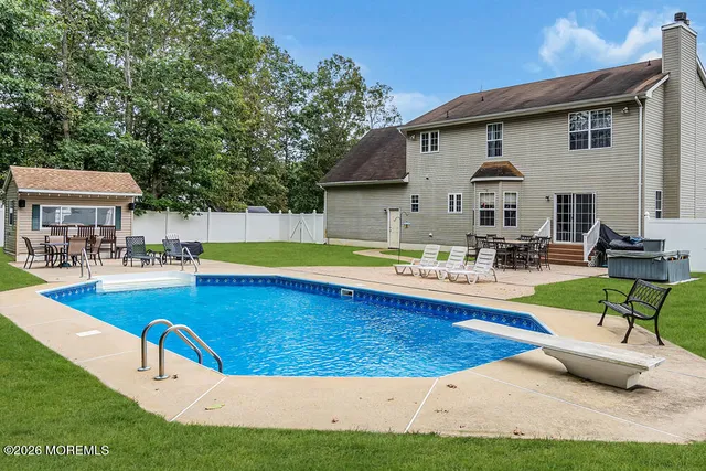 $799,900 | 10 Susie Lane, Jackson, NJ 08527