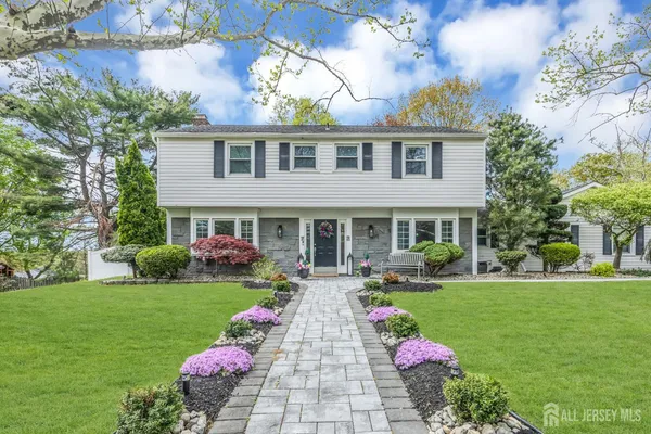 $825,000 | 7 Stratford Drive, Old Bridge, NJ 08857